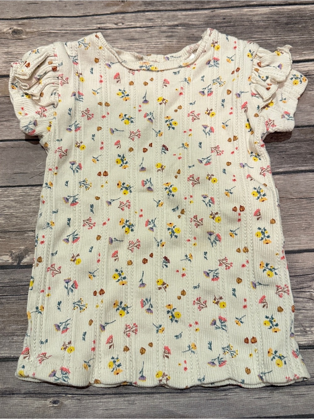 Zara cream floral print top with ruffle sleeves, size 2-3 years